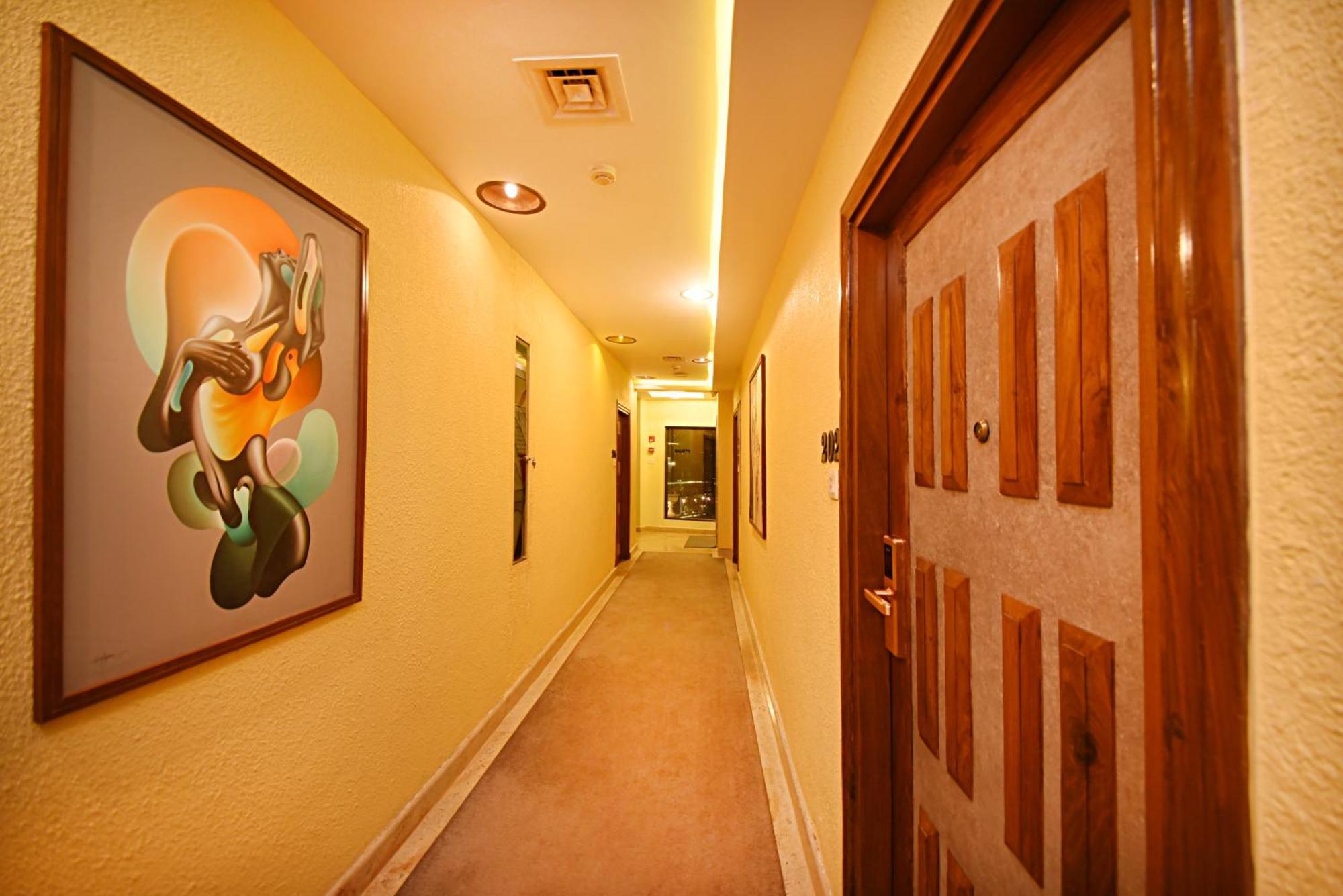 Hotel Woodapple And 3*